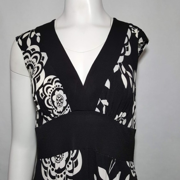 XOXO Collection Black and White Floral Dress - Picture 2 of 7